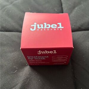 Vanilla Cherry Treatment Lip Mask - Red